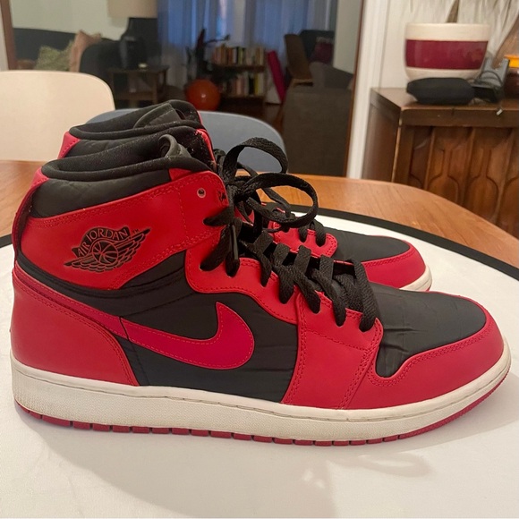 Jordan 1 high!  Gym red and black.  Size 12.  Great condition! - Picture 2 of 8